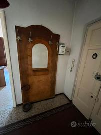 appendiabiti ingresso in legno 