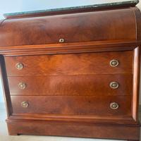 Trittico Classico: Elegante Secretaire a Cilindro 