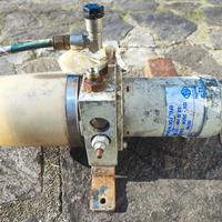 Pompa idraulica 12v per movimentazione pistoni