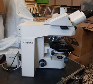 Microscopio Zeiss Axiom 2 con 4 ottiche Zeiss