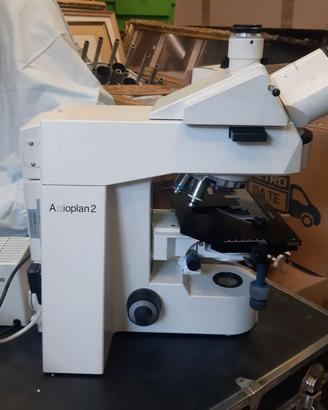 Microscopio Zeiss Axiom 2 con 4 ottiche Zeiss