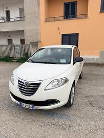 Lancia Ypsilon 0.9 TwinAir 85 CV 5 porte Metano Ec