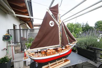 modello barca a vela radiocomandata
