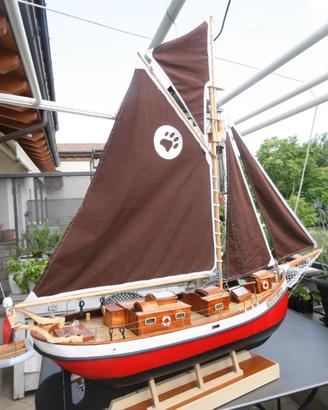 modello barca a vela radiocomandata