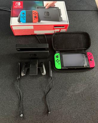 Nintendo Switch + 2 giochi a scelta + Custodia