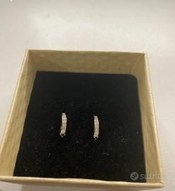 Orechini con zircone