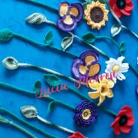 segnalibri fiori  lavorati all'uncinetto 