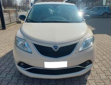 Lancia Ypsilon 1.2 69 CV 5 porte Gold