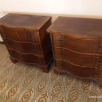 Comodini antichi in legno
