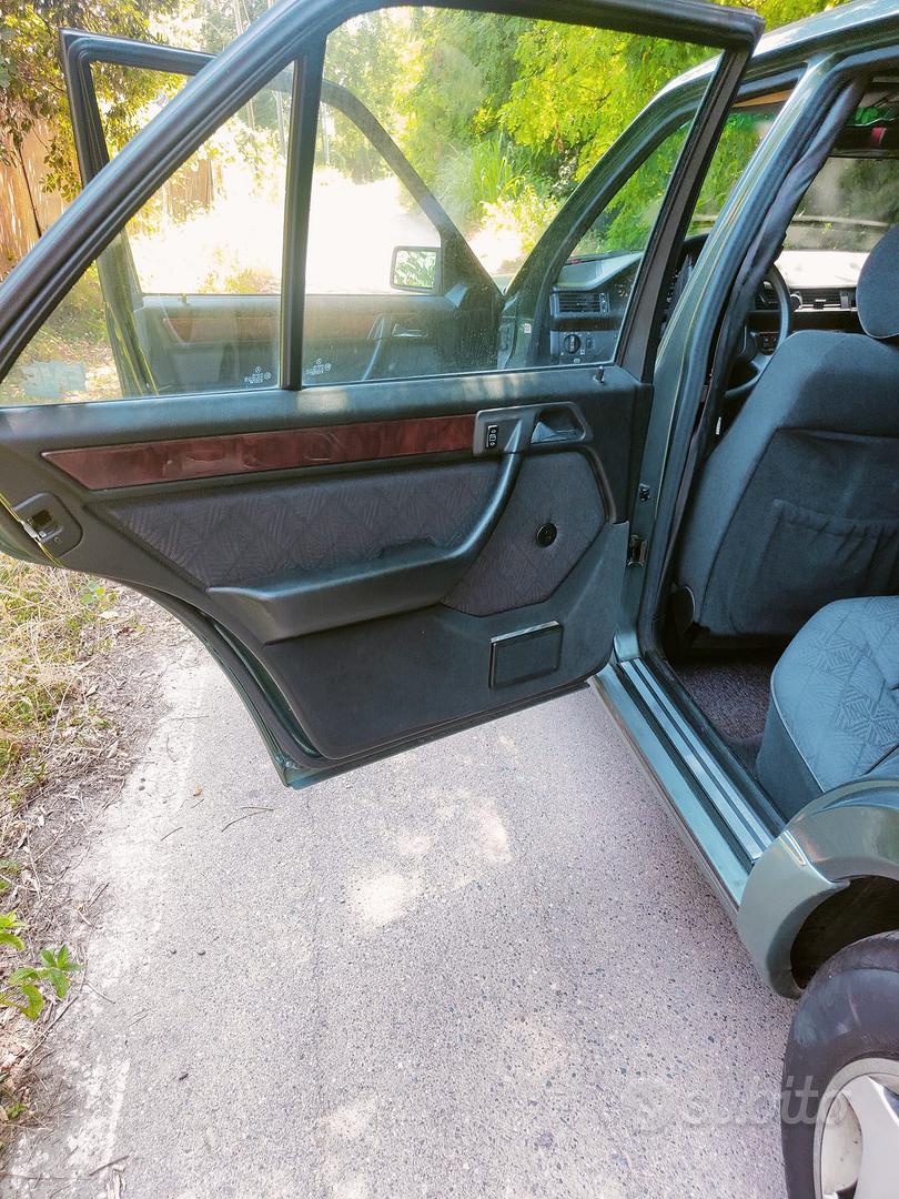 Mercedes-Benz E-Class 1993 photo 4
