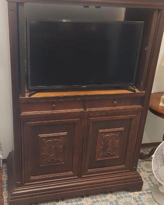 Tavolo di noce con sedie e mobile bar tv