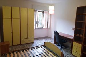 Ampia camera arredata, 2 bagni, via Is Mirrionis