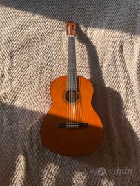 chitarra acustica Yamaha