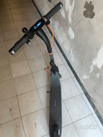Monopattino Elettrico Ninebot E2 Plus
