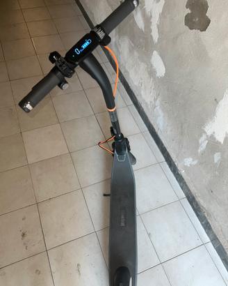 Monopattino Elettrico Ninebot E2 Plus