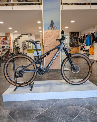 Megamo REASON AL M 07 2027 Avinox  M2S