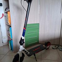 monopattino elettrico (leggere descrizione)