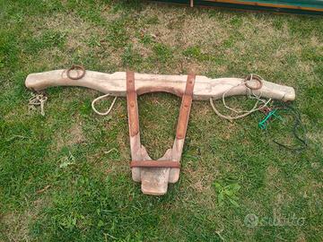 Antico giogo per buoi