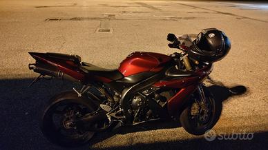 Yamaha R1 2005 (20v)