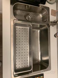 Lavandino  cuc8na o e rubinetto  acciaio inox 