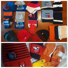 Set Capellino+Sciarpa+Guanti ed altro 