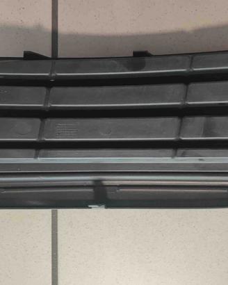 GRIGLIA INFERIORE DX GOLF 5 VERSIONE GT OE 1K08536