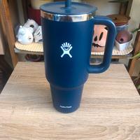 Mug termico con cannuccia