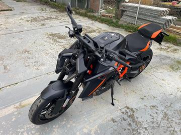 KTM 1390 SUPER DUKE R EVO
