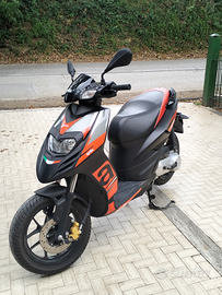 Aprilia SR 50 Motard