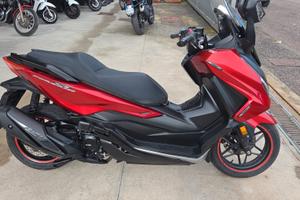 Honda Forza 350 DEL 2023