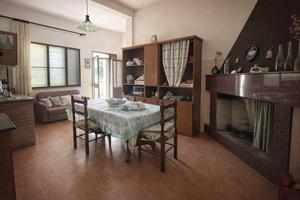 Terralba- appartamento al piano terra con giardino