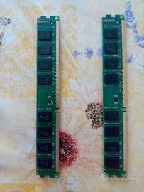 2 banchi di RAM DDR3 