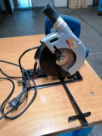 sega circolare e cric per auto