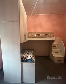 Cameretta con letto a castello