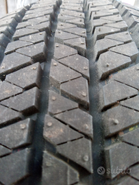 205/70r 15 gomme Bridgestone 684