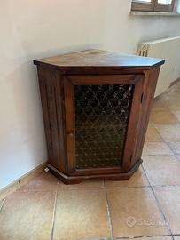 Angoliera rustica in legno con sportello in vetro