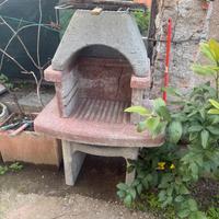 Barbecue in muratura da giardino