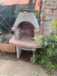 Barbecue in muratura da giardino