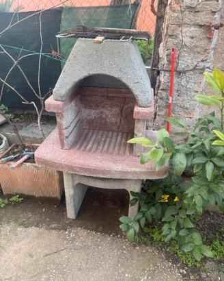 Barbecue in muratura da giardino