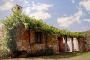 Casa in pietra vicino al mare