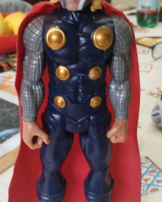 3 action figure Avengers Disney store 