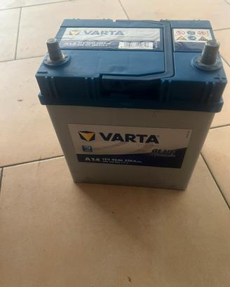 Batteria auto Varta 12v 40ah 330a di spunto