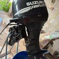 Motore fuoribordo suzuki più un altro per pezzi