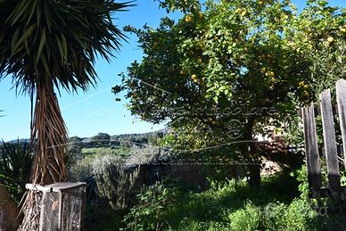 Arbus - Terreno con magazzino