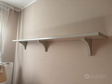 Coppia mensole grigio chiaro con staffe decorative