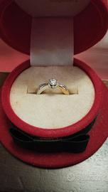 anello solitario 