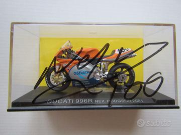 Modellino N. Hodgson con autografo Ducati 996R