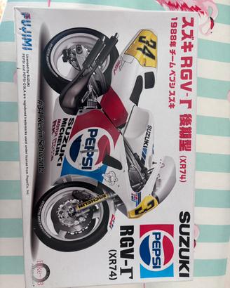Fujimi 1/12 Suzuki RGV 500 Pepsi #34 Schwantz