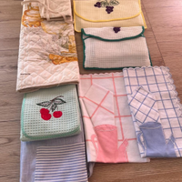 Tovagliette per colazione piu grembiuli da cucina