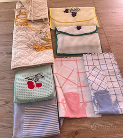 Tovagliette per colazione piu grembiuli da cucina